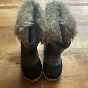 Gray Sorel winter boots girls size 2